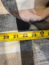 Load image into Gallery viewer, Vintage Sutton Flannel Shirt (M)