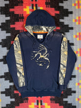 Load image into Gallery viewer, 2000s Legendary Whitetails Camo Hoodie (M)