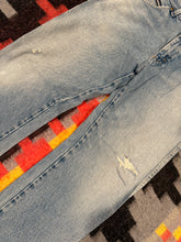 Load image into Gallery viewer, Vintage Y2K Wrangler Lightwash Jeans (31x30)