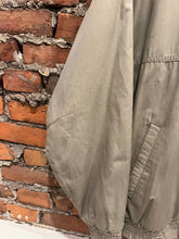 Load image into Gallery viewer, Vintage Mack Trucks Windbreaker (L)
