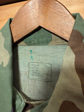 Load image into Gallery viewer, Vintage Camo Jacket (L)