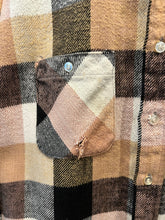 Load image into Gallery viewer, Vintage Sutton Flannel Shirt (M)