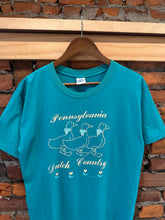 Load image into Gallery viewer, Vintage 90s Pennsylvania Dutch Country Shirt (M/L)