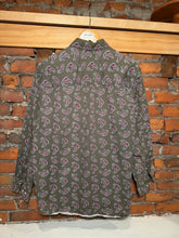 Load image into Gallery viewer, Vintage Trader Bay Paisley Button Up Shirt (L)
