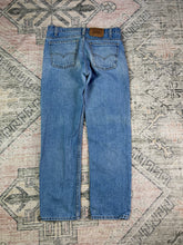 Load image into Gallery viewer, Vintage 80s Levi 505 Jeans (32x29)

