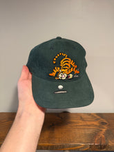 Load image into Gallery viewer, Vintage Tigger Golf Leather Strap Hat

