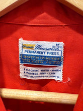 Load image into Gallery viewer, True Vintage Grants Menswear Loop Collar Red Shirt (M)
