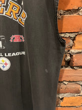 Load image into Gallery viewer, 2000s Pittsburgh Steelers Cutoff Tee (XL)
