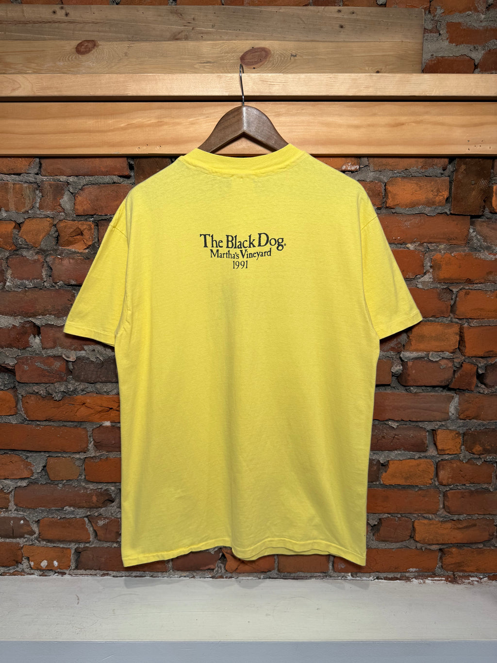 Vintage 1991 The Black Dog Martha’s Vineyard Yellow Tee (L)