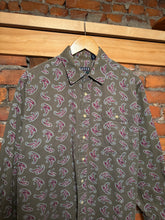 Load image into Gallery viewer, Vintage Trader Bay Paisley Button Up Shirt (L)
