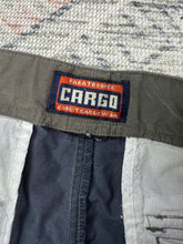 Load image into Gallery viewer, Y2K Paratrooper Cargo Shorts (34)
