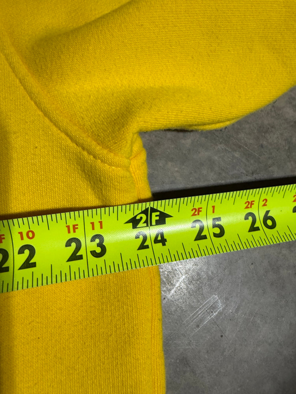 Vintage Y2K Yellow Nike Crewneck (L)