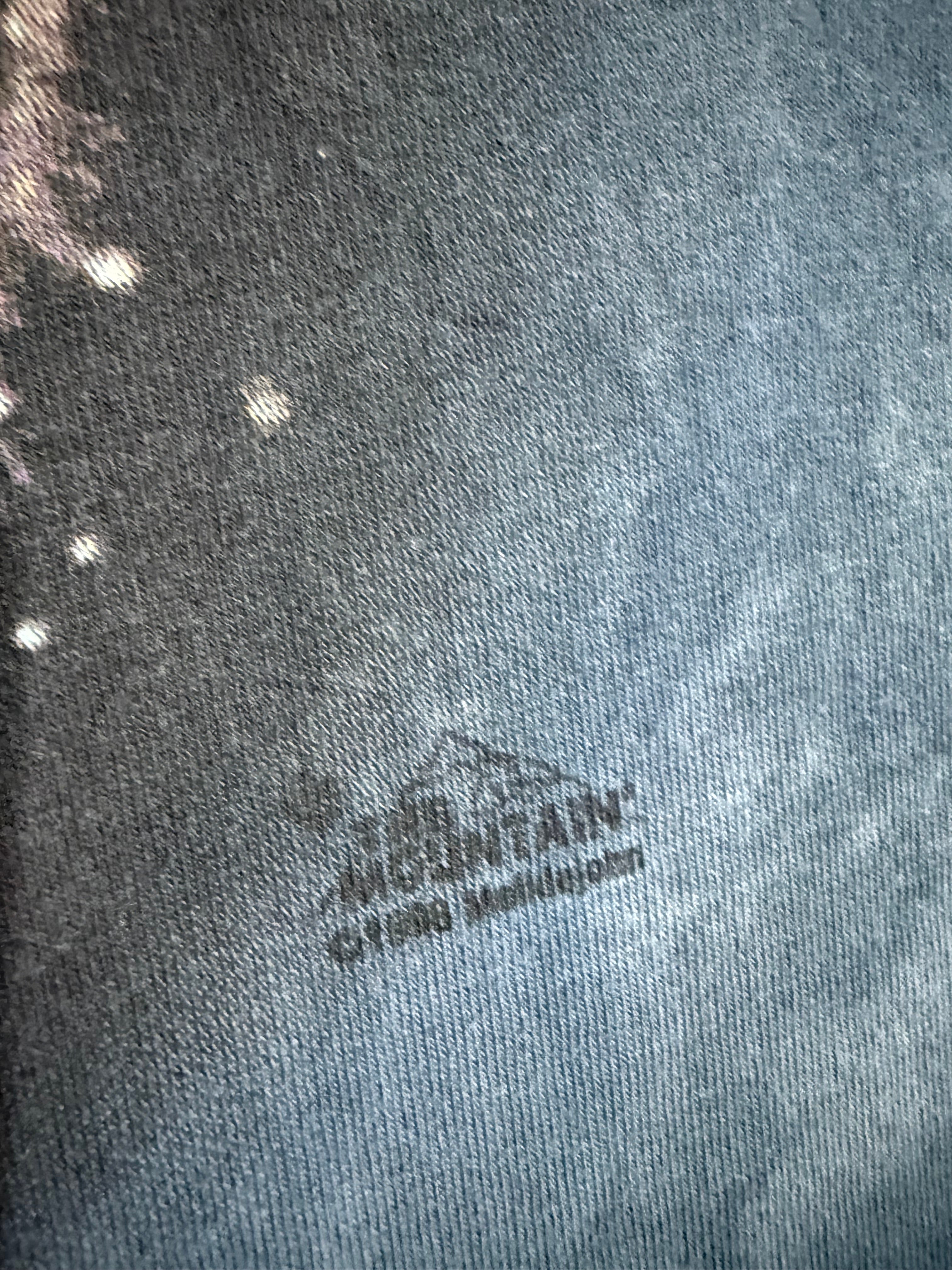 Vintage 1998 The Mountain Wolf T-Shirt (L)