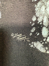 Load image into Gallery viewer, Vintage Early 90s Wolf Shirt (M/L)
