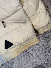 Load image into Gallery viewer, Vintage 90s Fila Puffer Jacket (L)
