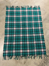 Load image into Gallery viewer, Vintage Pendleton 100% Virgin Wool Blanket (51x75inch)
