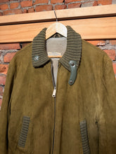 Load image into Gallery viewer, Vintage 1950s Suede DuPont Quilon Jacket (M)
