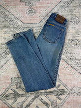 Load image into Gallery viewer, Vintage Distressed Edwin Jeans (30x33)
