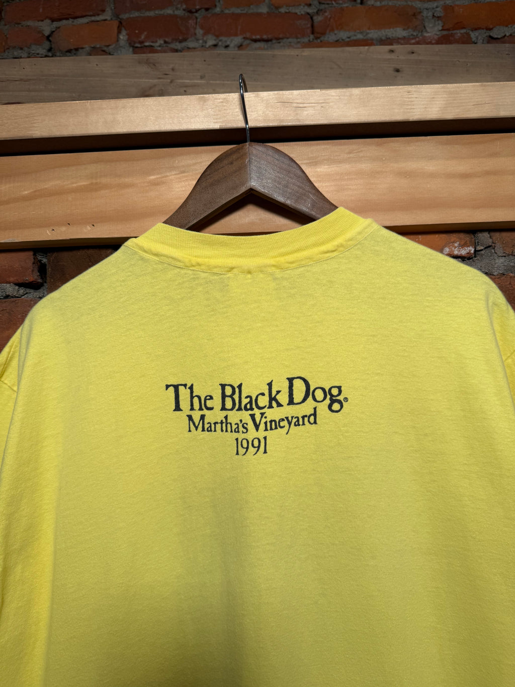 Vintage 1991 The Black Dog Martha’s Vineyard Yellow Tee (L)