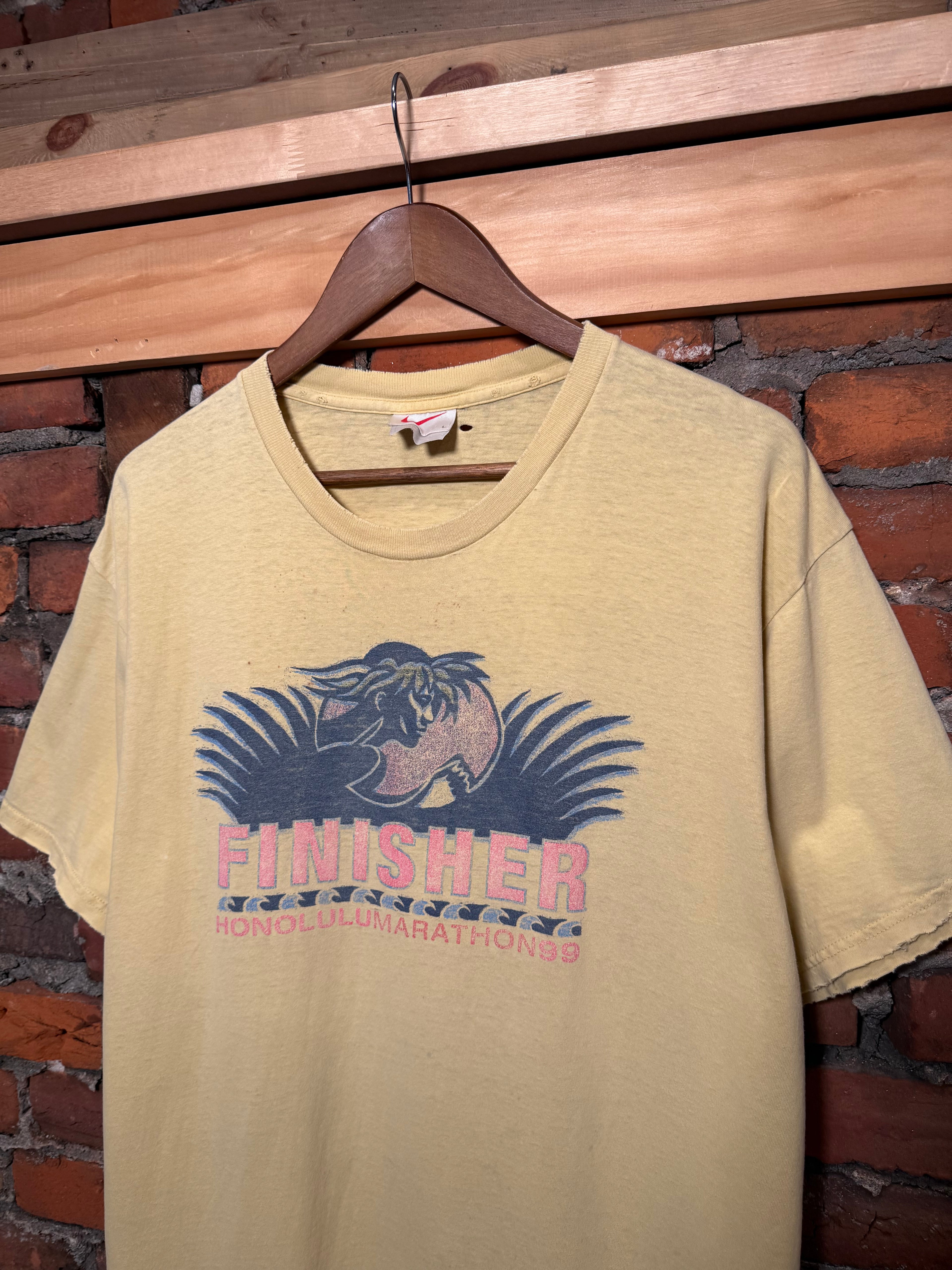 Vintage 90s Distressed Nike Hawaii Marathon T-Shirt (L)