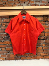 Load image into Gallery viewer, True Vintage Grants Menswear Red Loop Collar Button Up Shirt (M)
