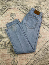 Load image into Gallery viewer, Vintage Lightwash Calvin Klein Jeans (29x30)

