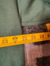 Load image into Gallery viewer, Vintage Pennsylvania Wintertime Green Crewneck (XL)
