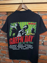 Load image into Gallery viewer, Green Day Uno Dos Tre Tour Shirt (M)
