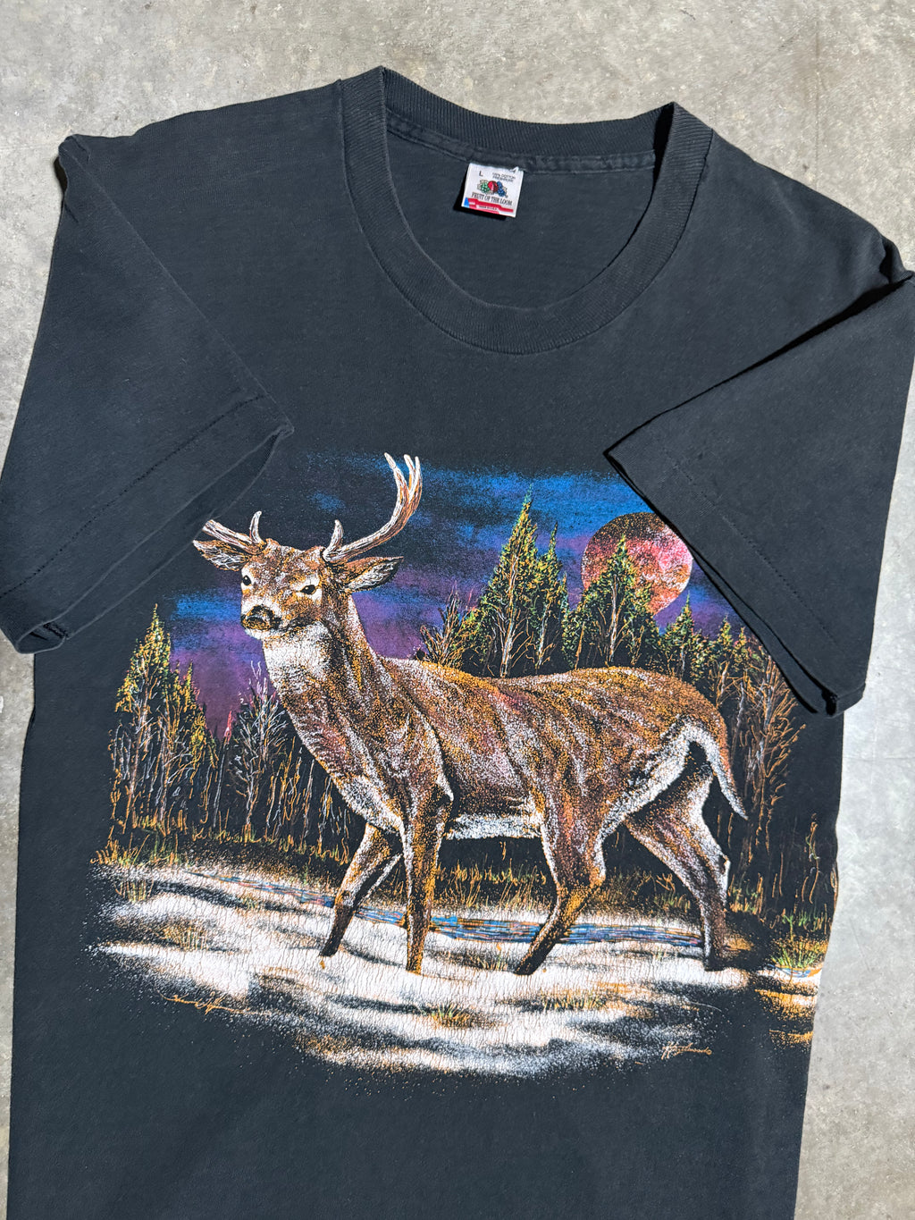 Vintage Early 90s Deer Wrap Around Graphic Tee (L)