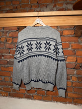 Load image into Gallery viewer, Vintage 70s Townsley Snowflake Knit Sweater (S)
