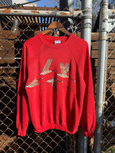 Load image into Gallery viewer, Vintage Late 80s Fly Wild Geese Crewneck (M)
