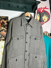 Load image into Gallery viewer, Vintage Woolrich Flannel Jacket (L)
