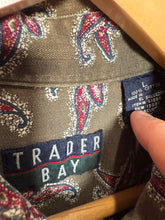 Load image into Gallery viewer, Vintage Trader Bay Paisley Button Up Shirt (L)
