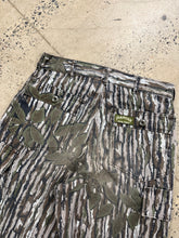 Load image into Gallery viewer, Vintage Spartan RealTree Camo Pants (30x36)

