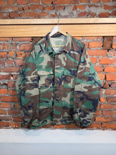 Load image into Gallery viewer, Vintage Military Camo Jacket (XL)
