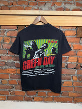 Load image into Gallery viewer, Green Day Uno Dos Tre Tour Shirt (M)
