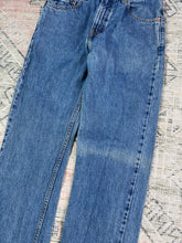 Load image into Gallery viewer, Vintage 90s Levi’s 505 Jeans (30x34)
