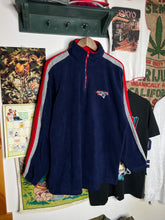 Load image into Gallery viewer, Vintage 90s New England Patriots Fleece Pullover (XL)
