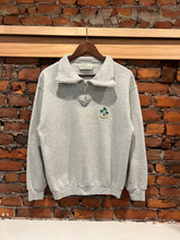 Load image into Gallery viewer, Vintage Ireland Pullover Sweatshirt (WM)
