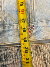 Load image into Gallery viewer, Vintage Guess Jeans Cropped Jean Jacket (WS)
