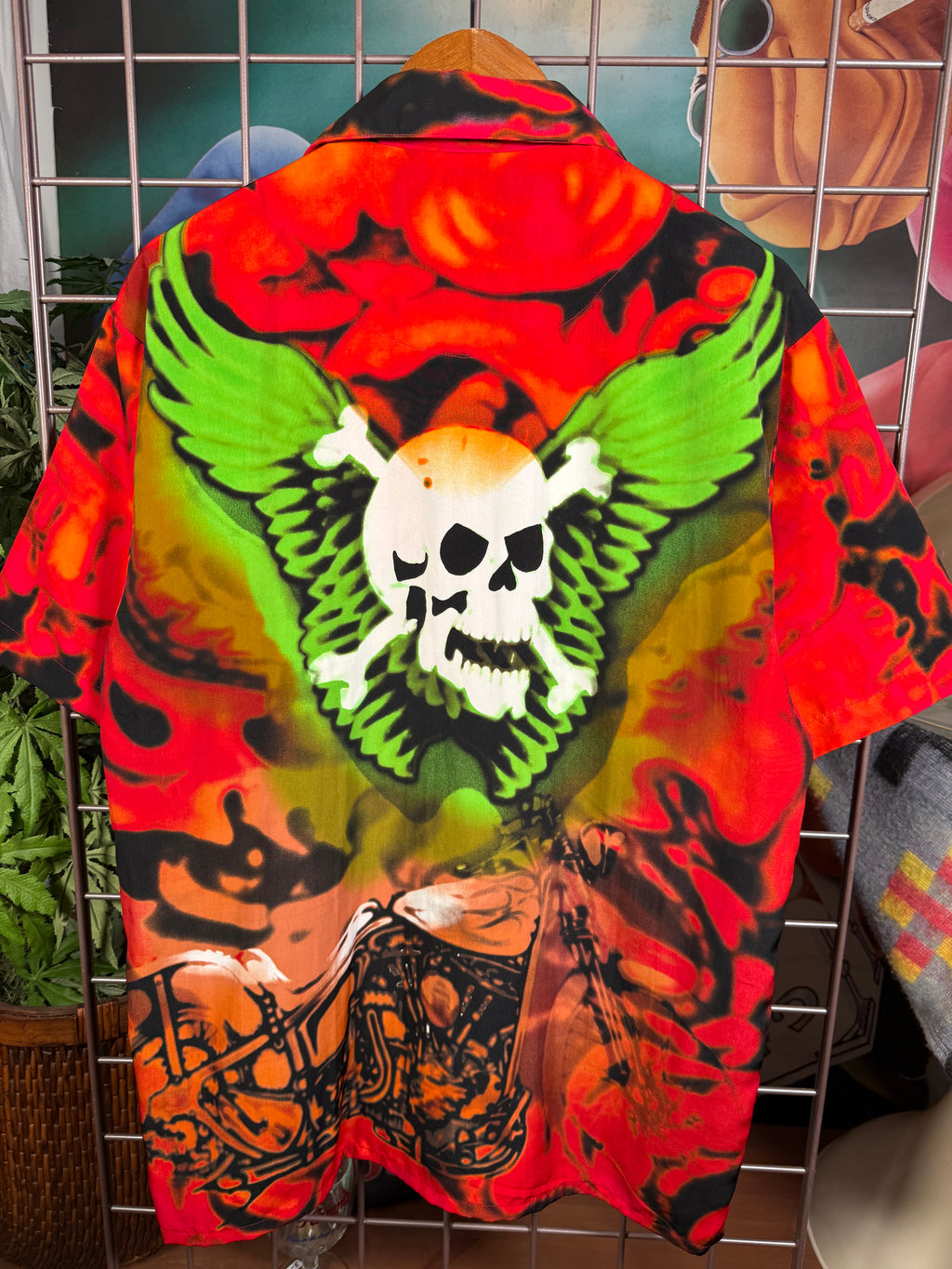 Vintage Early 2000s Dragonfly Clothing Co Skull Shirt (M)
