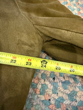 Load image into Gallery viewer, Vintage 1950s Suede DuPont Quilon Jacket (M)
