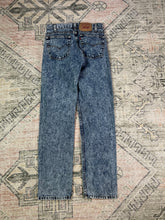 Load image into Gallery viewer, Vintage Levi’s Stonewash 505 Jeans (29x31)
