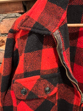 Load image into Gallery viewer, True Vintage Zip Up Flannel Jacket (L)
