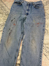 Load image into Gallery viewer, Vintage Jones Wear Distressed Jeans (31x31)
