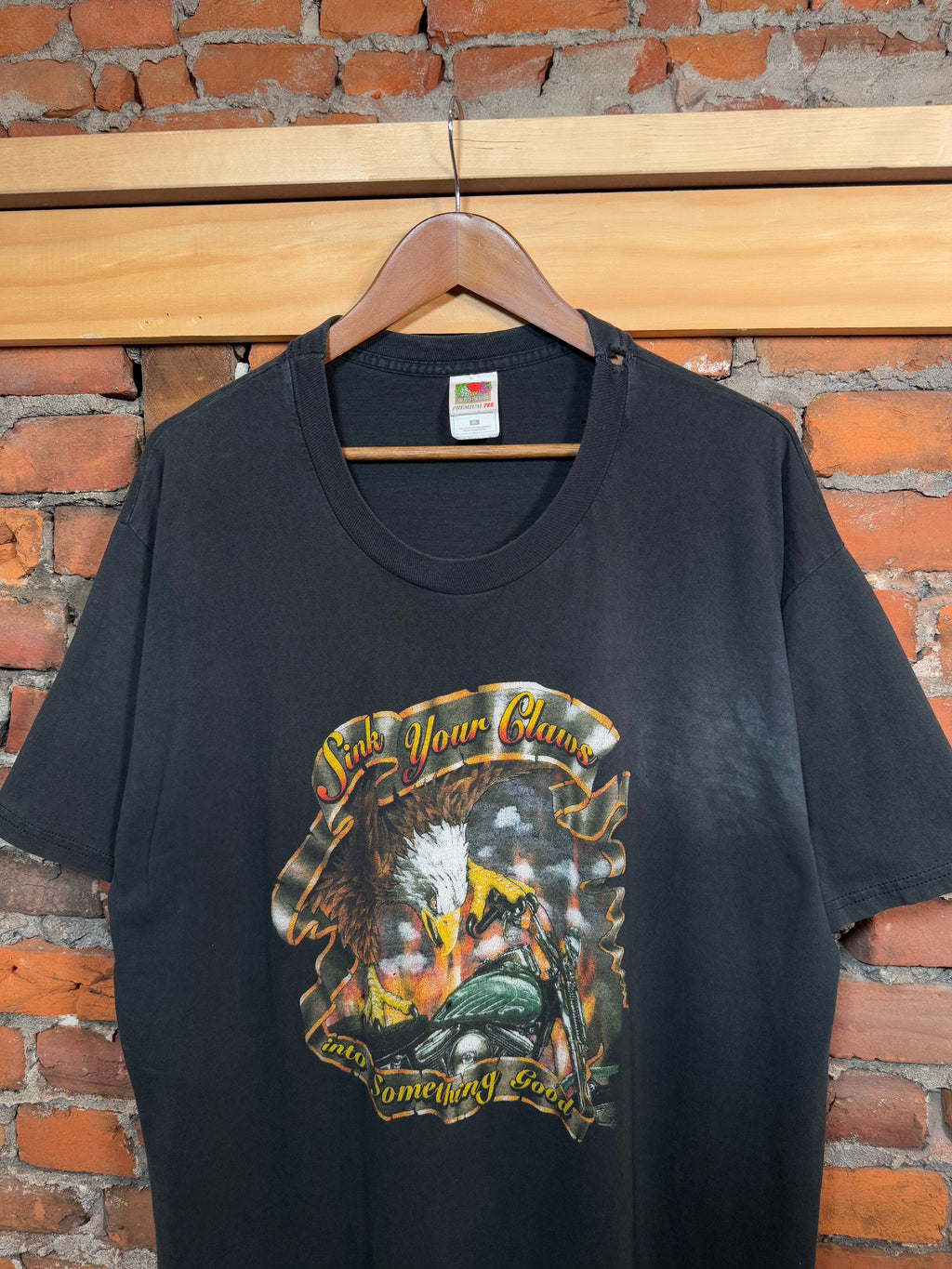 Vintage 2001 Sink Your Claws Into Something Good Bike Week Shirt (XL)