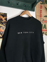Load image into Gallery viewer, Vintage New York City Embroidered Crewneck (L)
