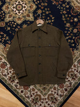 Load image into Gallery viewer, Vintage Woolrich Heavyweight Flannel Shirt (M)

