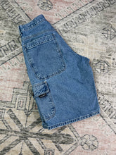 Load image into Gallery viewer, Vintage Sonoma Big Pocket Jean Shorts (28)
