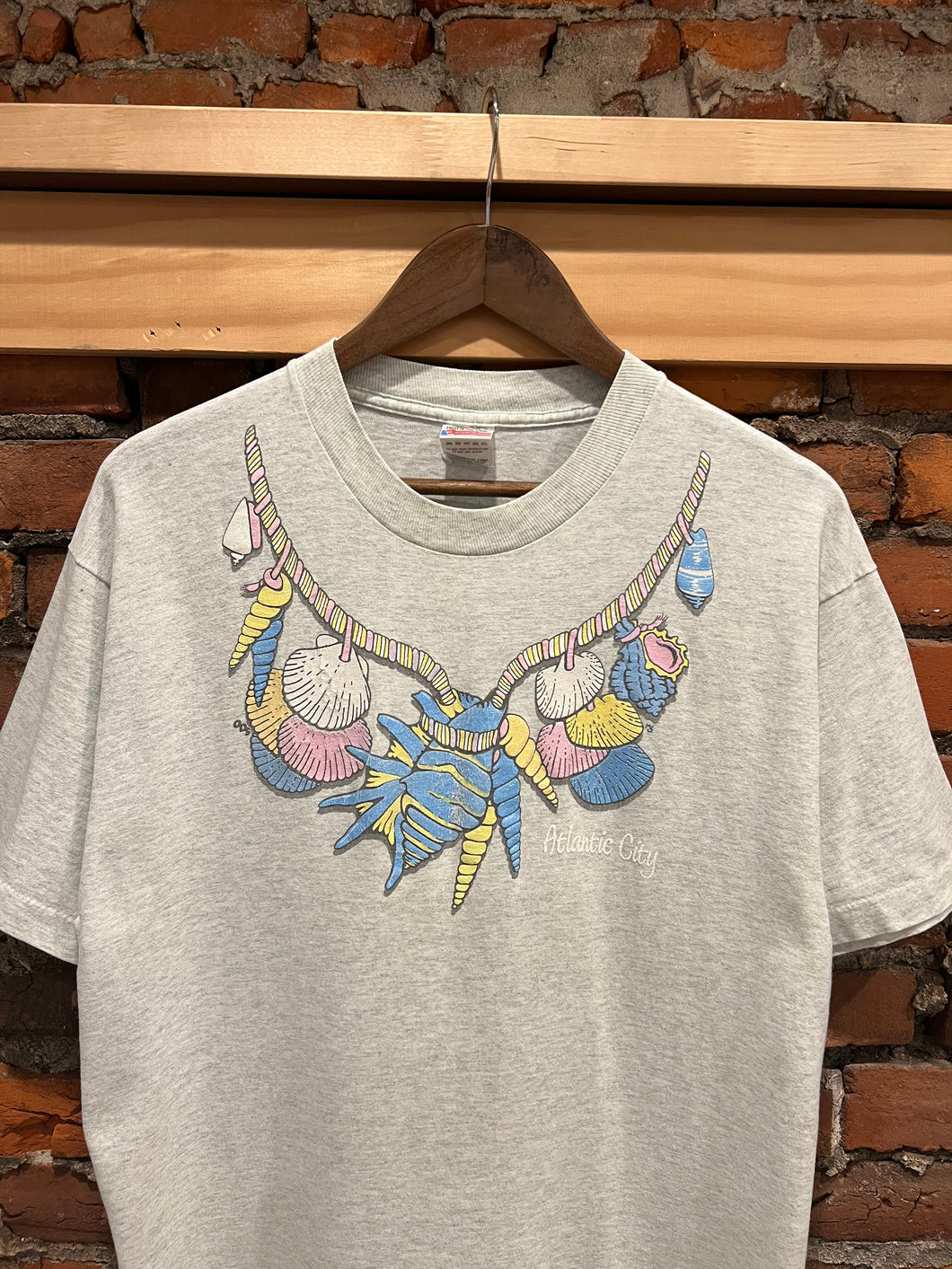 Vintage 90s Sea Shell Tee (L)